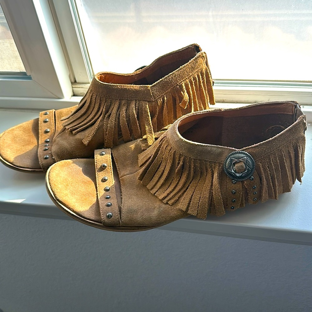 Suede fringe studded shoes, size 10